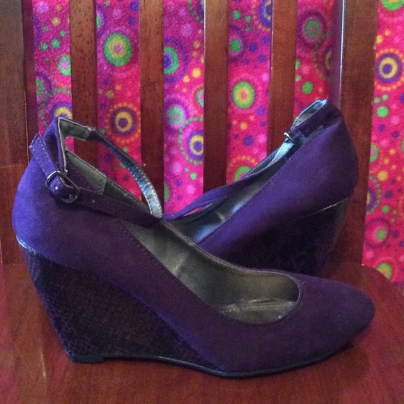 Women Wedges Shoes - Picture 2 of 4